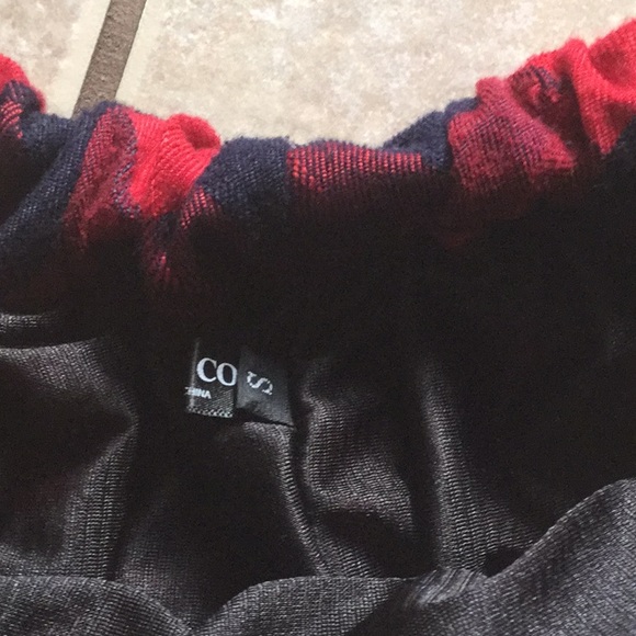 Red and black - Picture 1 of 2